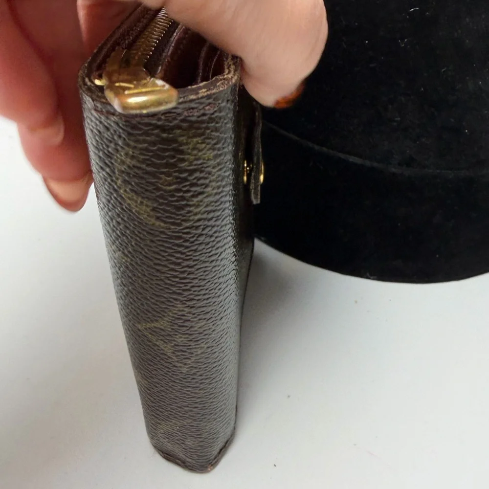 Louis Vuitton Monogram Zippy Wallet